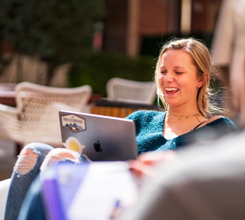 Cursos de Español para la Comunicación Profesional